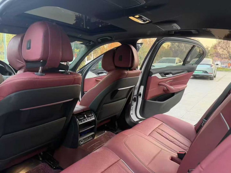 济宁23年宝马5系7