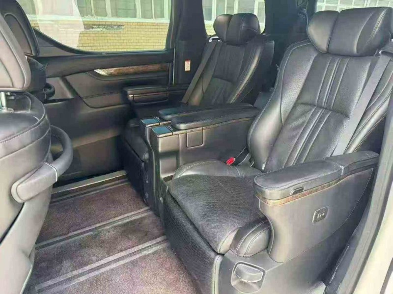 棗莊19年豐田埃爾法3