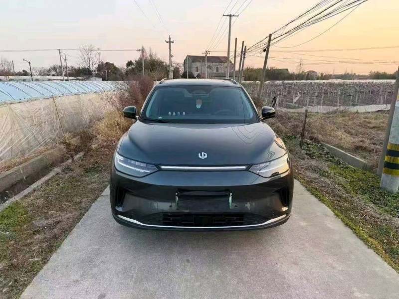 嘉兴25年零跑汽车C111