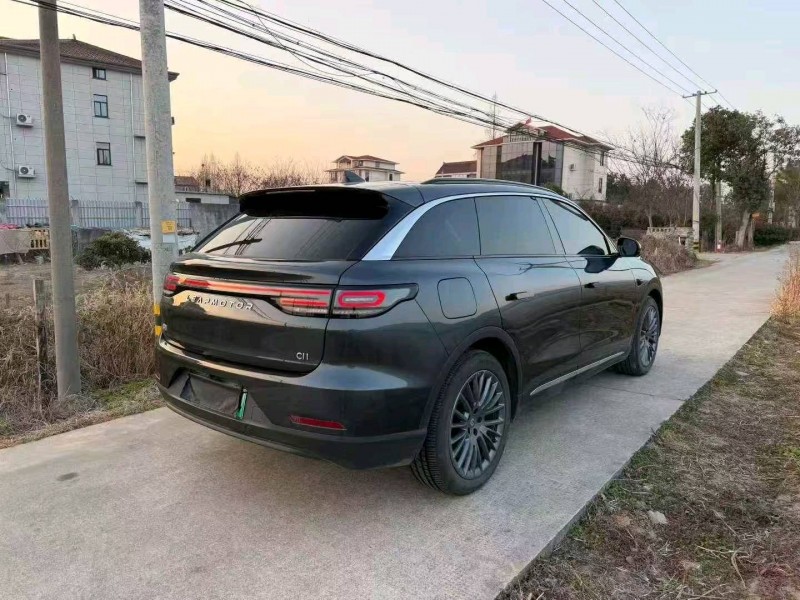 嘉兴25年零跑汽车C117