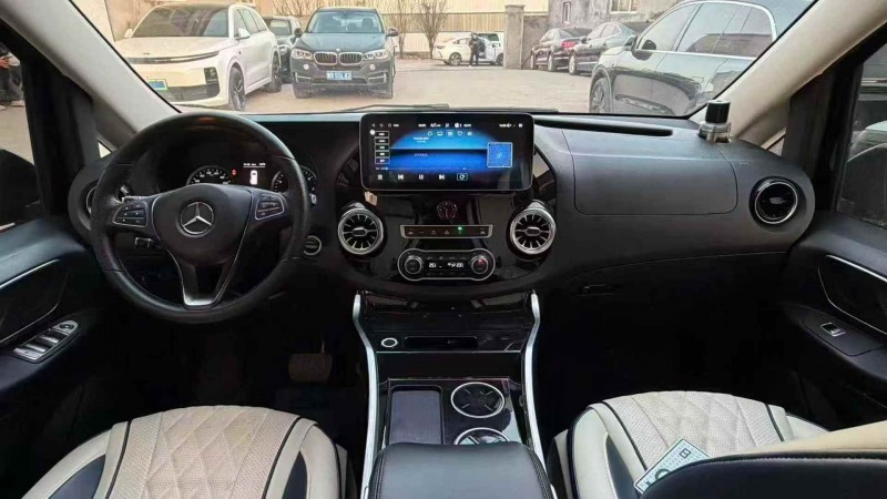 潍坊22年奔驰威霆4