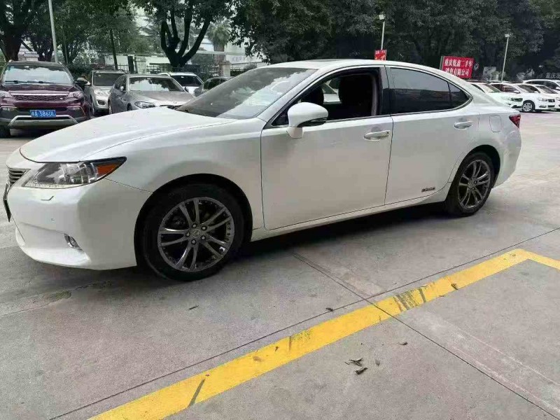 重庆14年雷克萨斯ES2