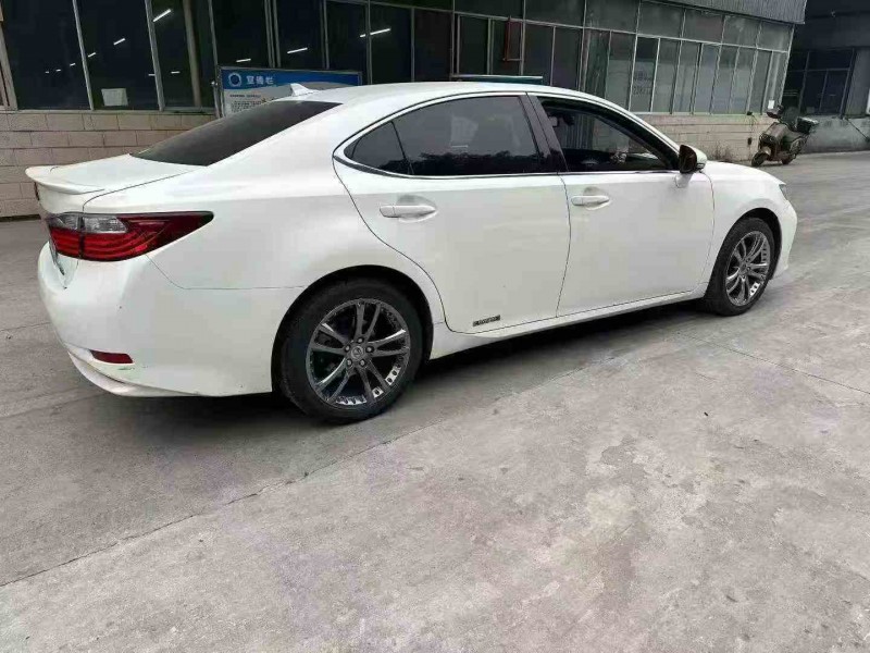 重庆14年雷克萨斯ES8