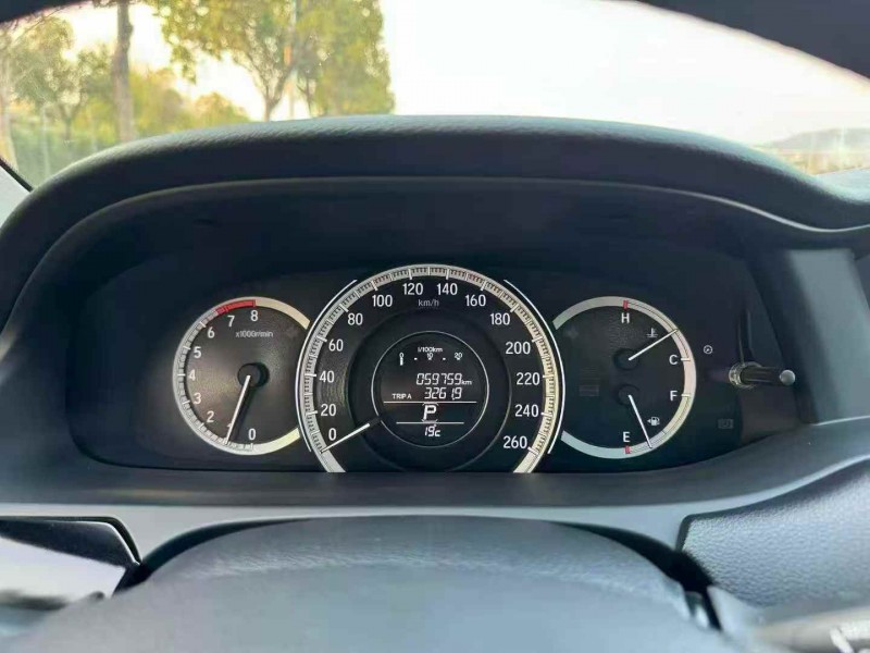 嘉兴18年本田雅阁6