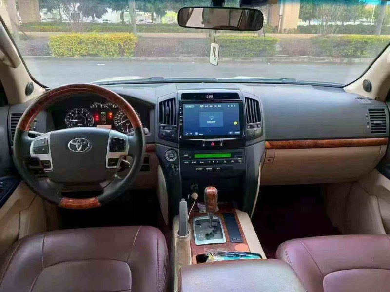 南平16年丰田兰德酷路泽4