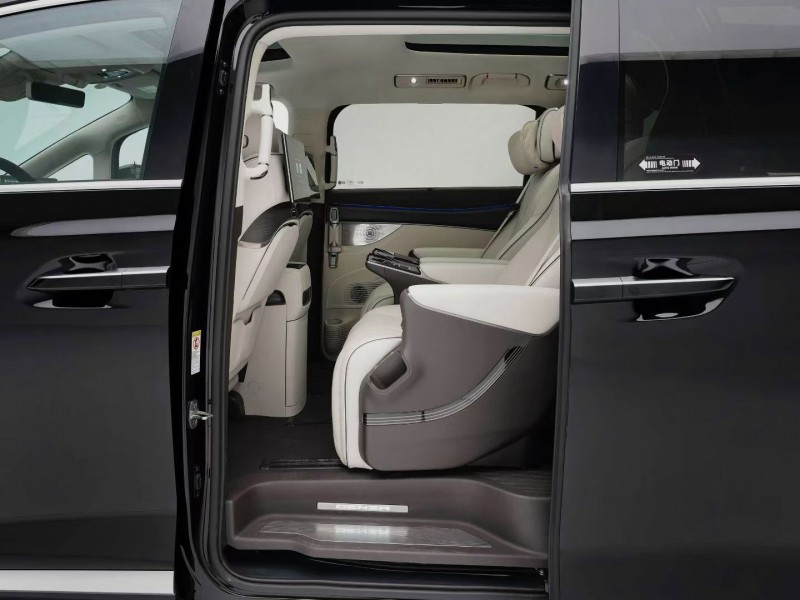 南昌24年腾势D95