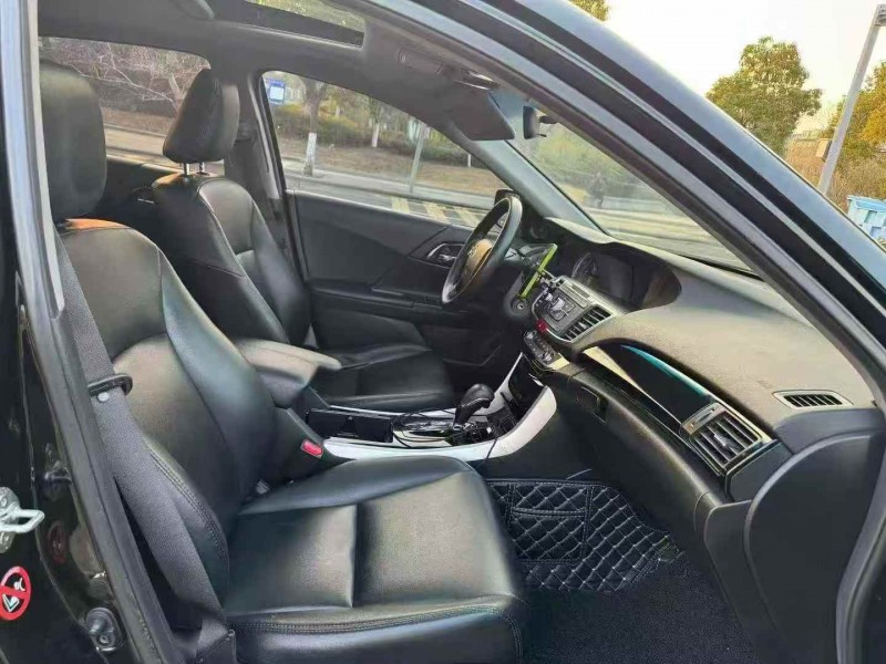 衢州18年本田雅阁6