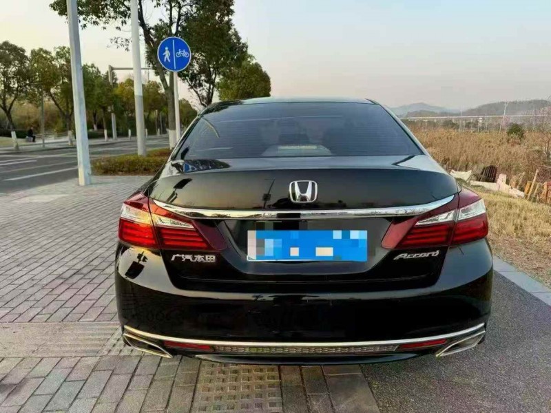 衢州18年本田雅阁9