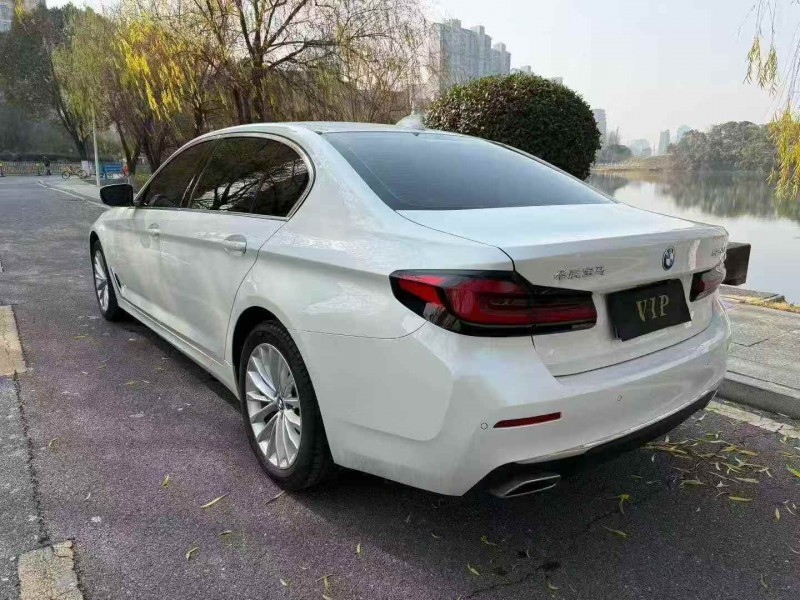 吉安22年宝马5系7