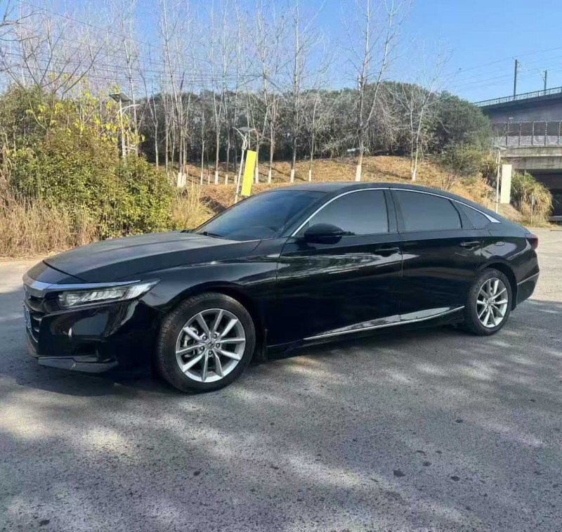 南昌21年本田雅阁2