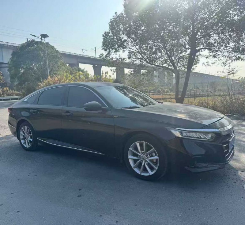 南昌21年本田雅阁3