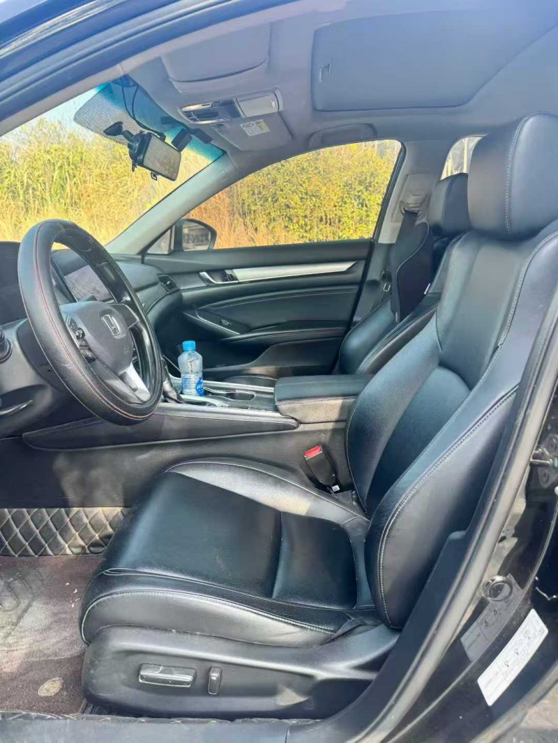 南昌21年本田雅阁4