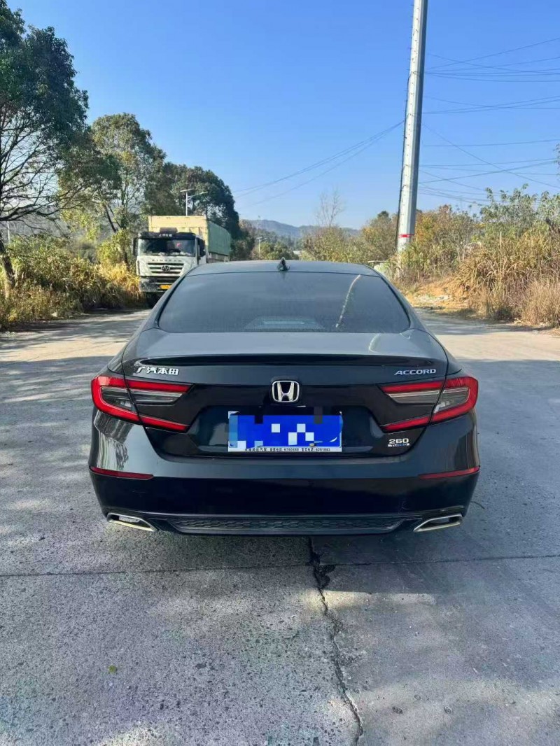 南昌21年本田雅阁9