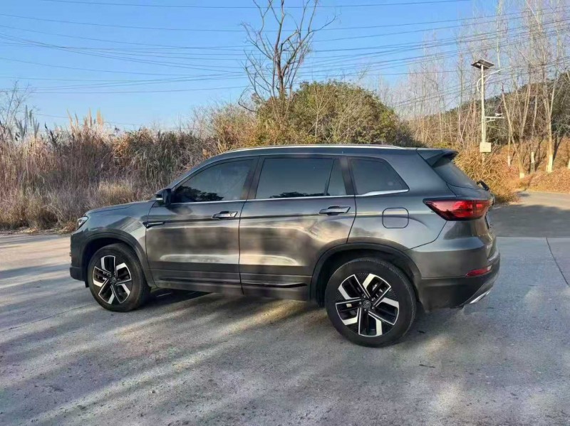 南昌25年长安汽车CS757