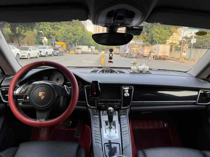 深圳14年保时捷帕拉梅拉4