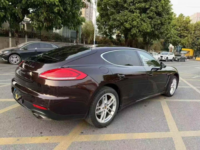 深圳14年保时捷帕拉梅拉8