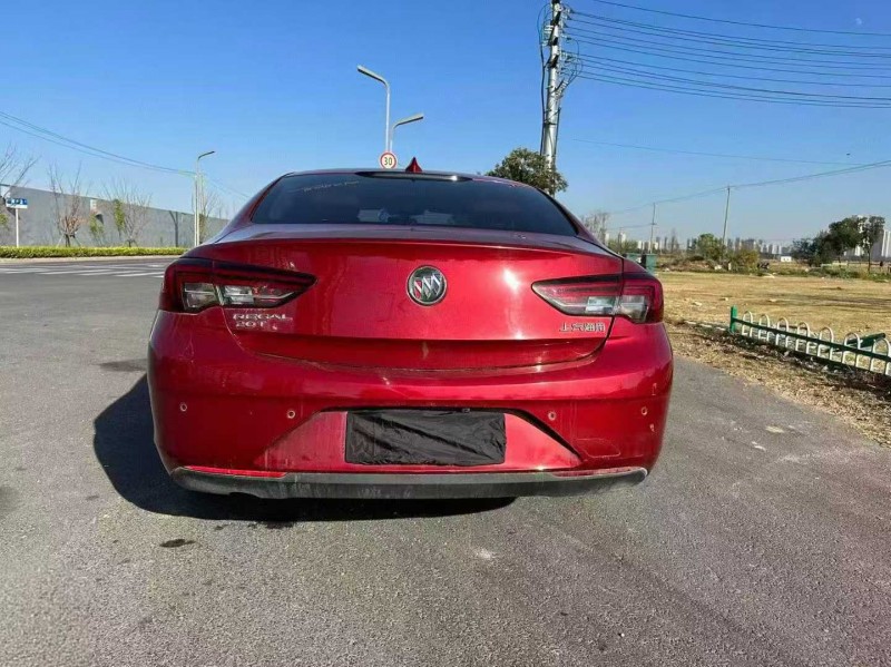 苏州19年别克君威8