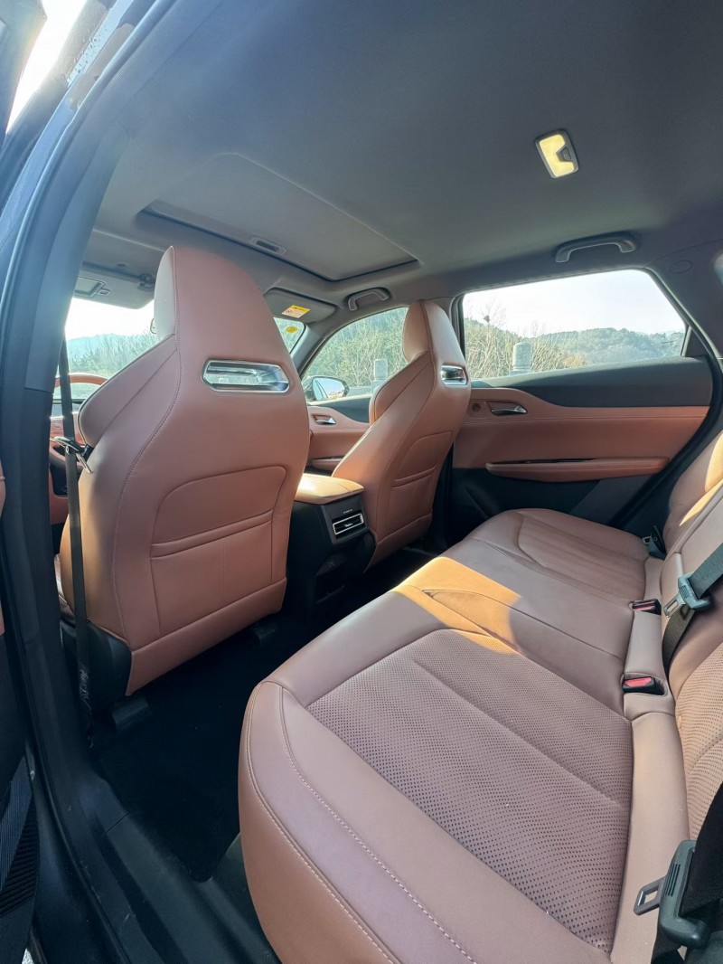 青岛25年长安汽车UNI5