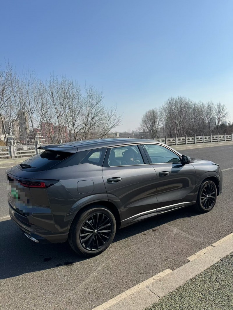 青岛25年长安汽车UNI7