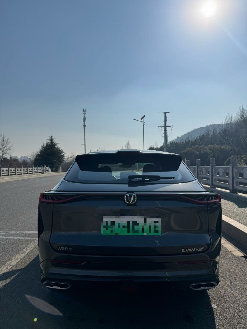 青岛25年长安汽车UNI9