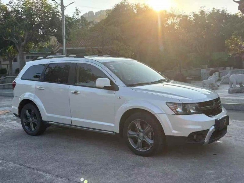 揭阳17年道奇酷威2