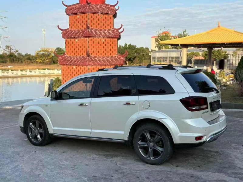 揭阳17年道奇酷威4