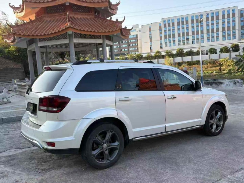 揭阳17年道奇酷威6