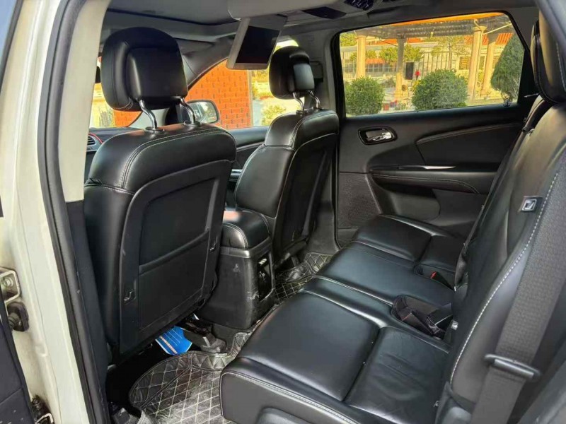 揭阳17年道奇酷威8