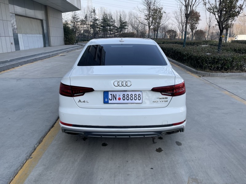 济宁19年奥迪A4L9