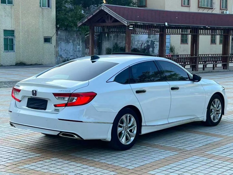 汕头19年本田雅阁8