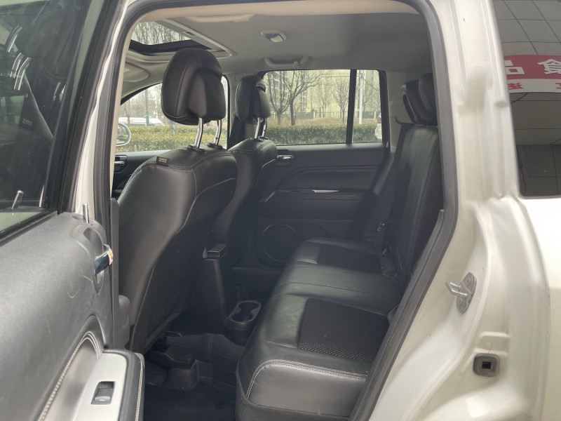 济宁17年Jeep指南者6