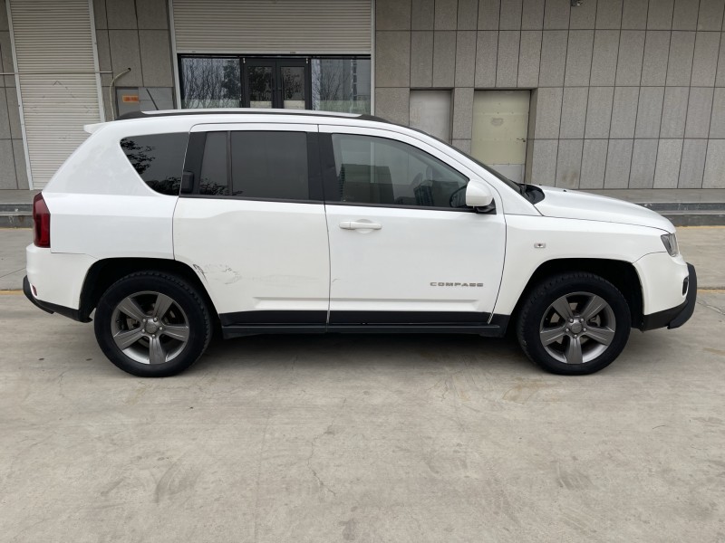 济宁17年Jeep指南者8