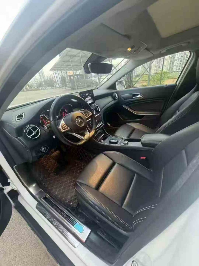 张家界19年奔驰GLA3