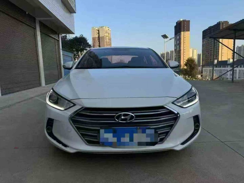 张家界18年现代领动1