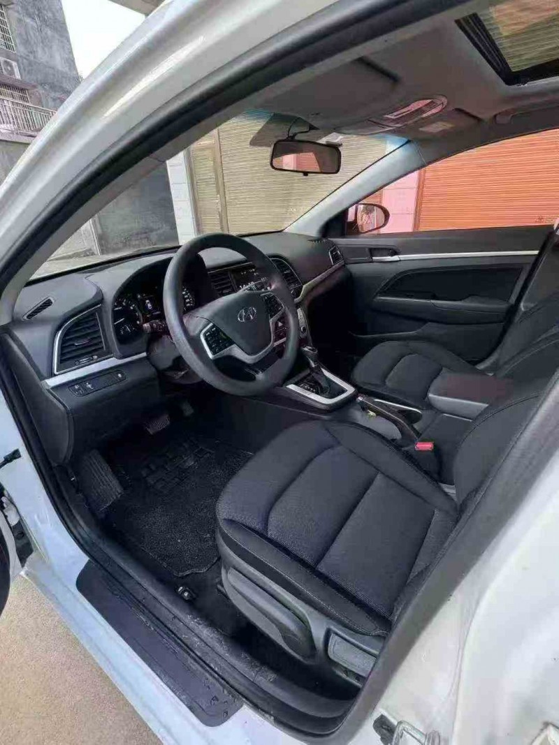 张家界18年现代领动4