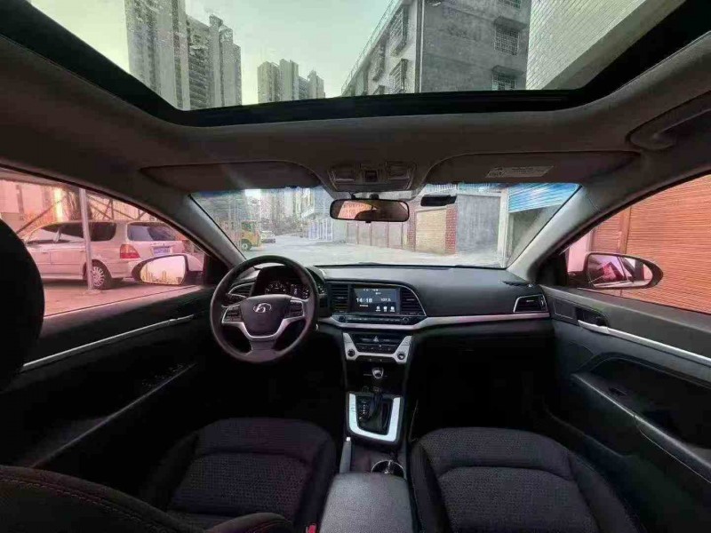 张家界18年现代领动6