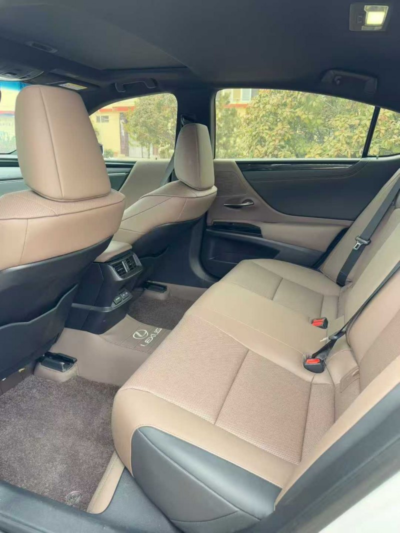 枣庄23年雷克萨斯ES5