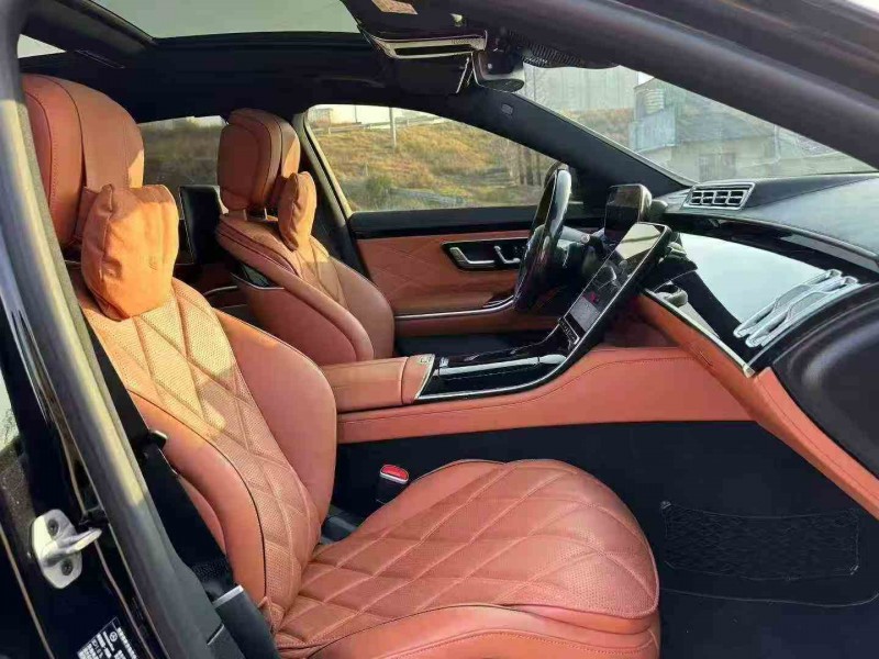 张家界23年奔驰迈巴赫S级5