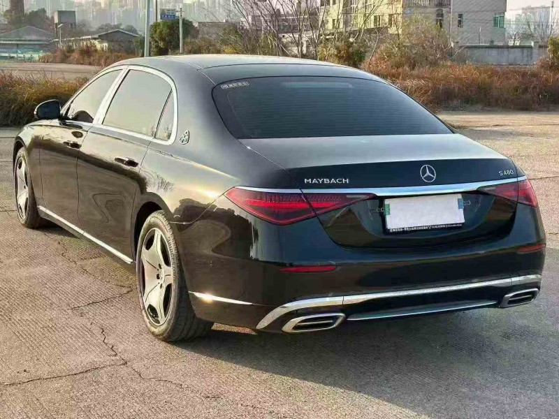 张家界23年奔驰迈巴赫S级8