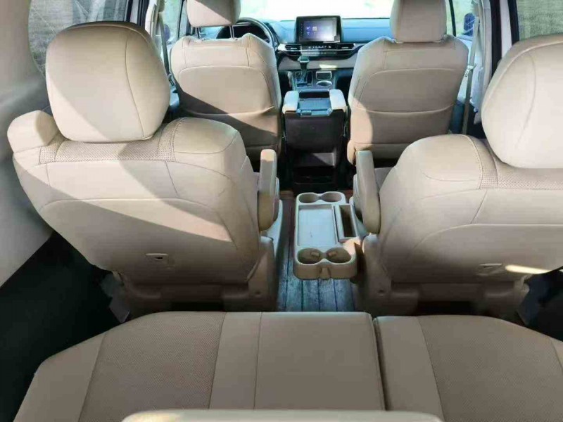 嘉兴22年丰田塞纳5