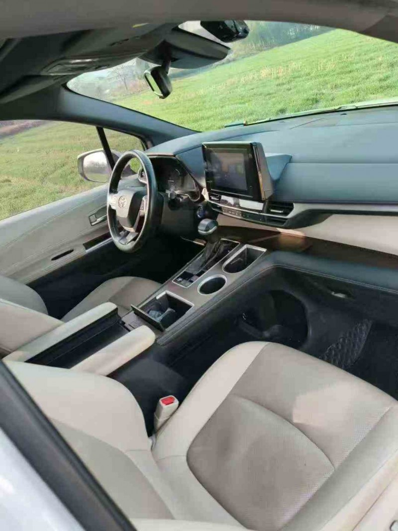 嘉兴22年丰田塞纳6