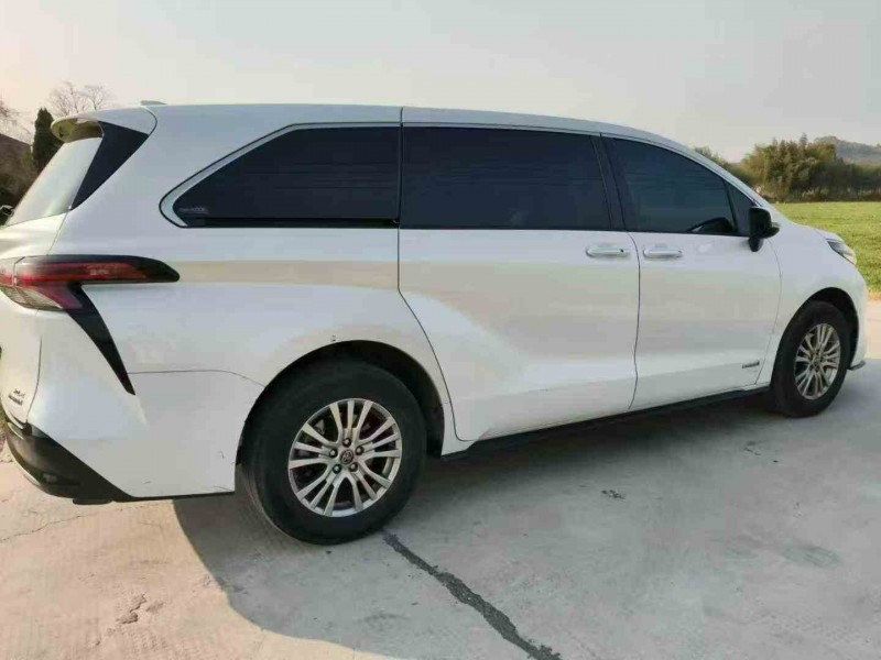 嘉兴22年丰田塞纳7