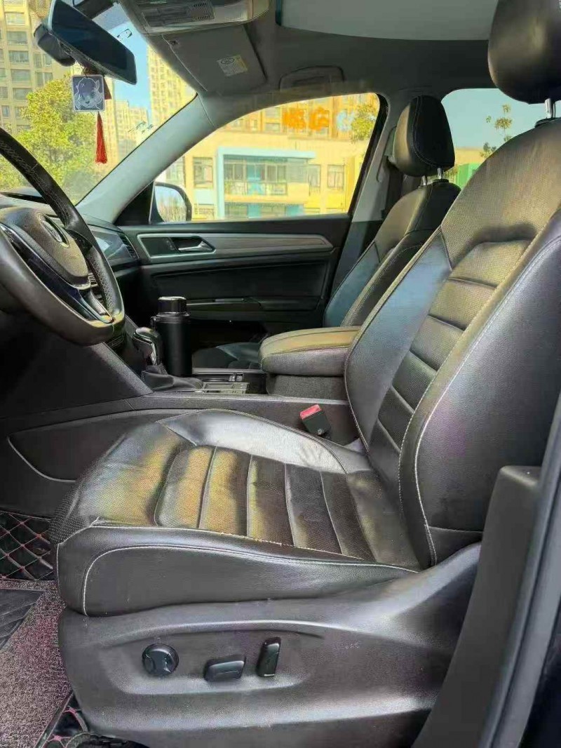 安庆18年大众途昂5