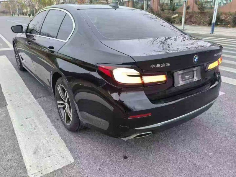 吉安21年宝马5系8