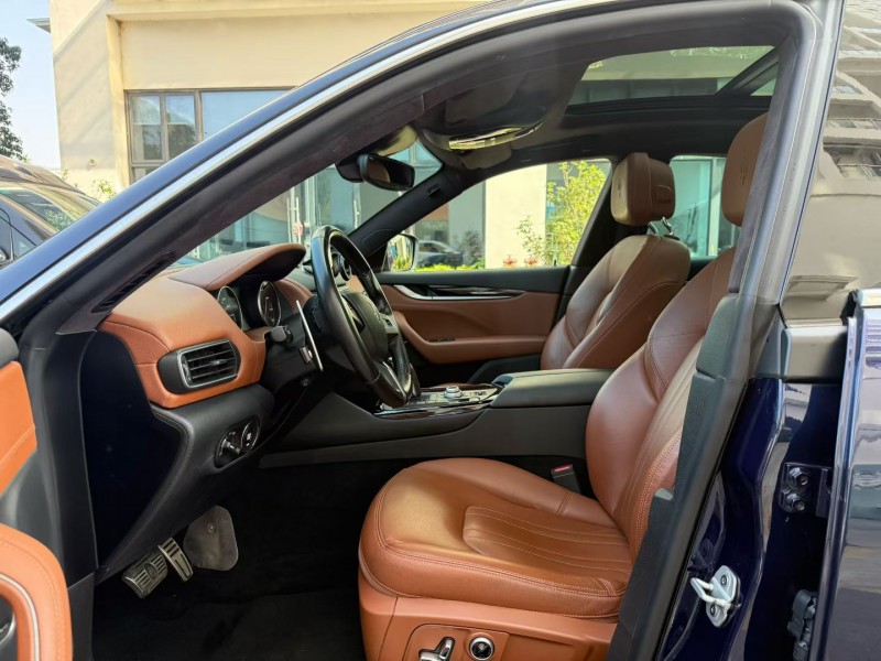 深圳22年玛莎拉蒂Levante4