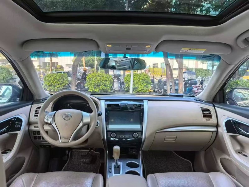 深圳17年日产天籁3