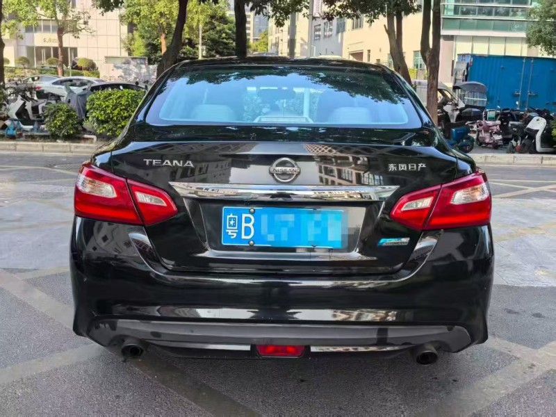 深圳17年日产天籁8