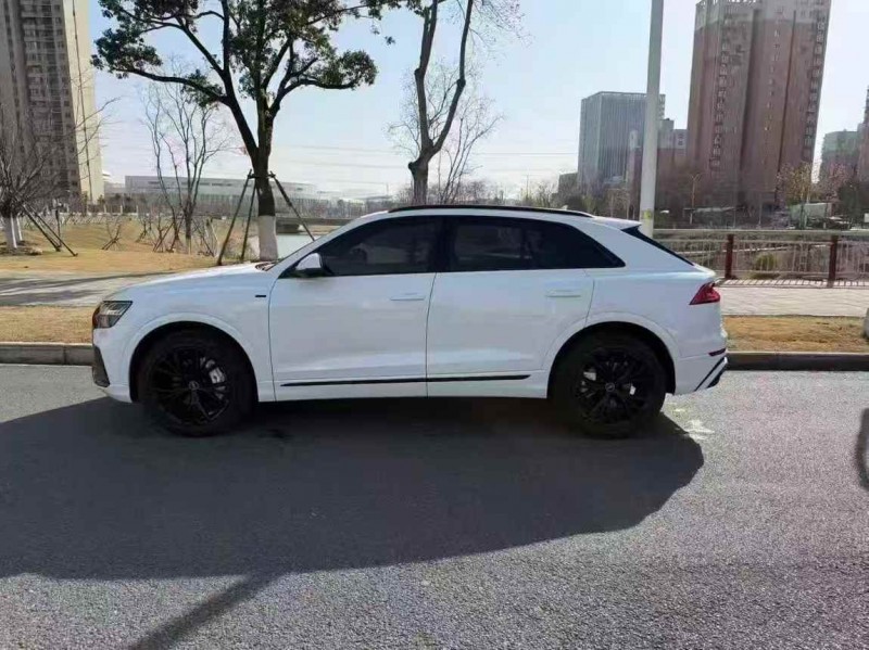 承德20年奥迪Q88