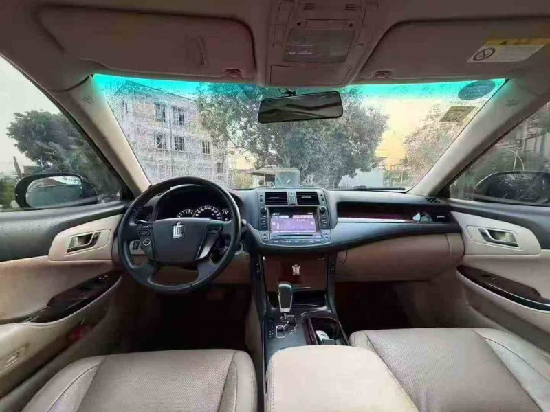 湛江12年丰田皇冠4