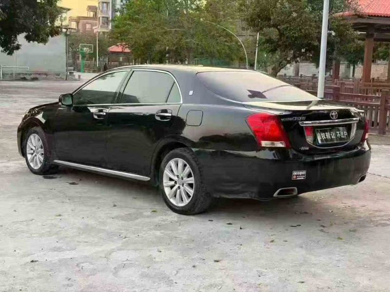 湛江12年丰田皇冠8